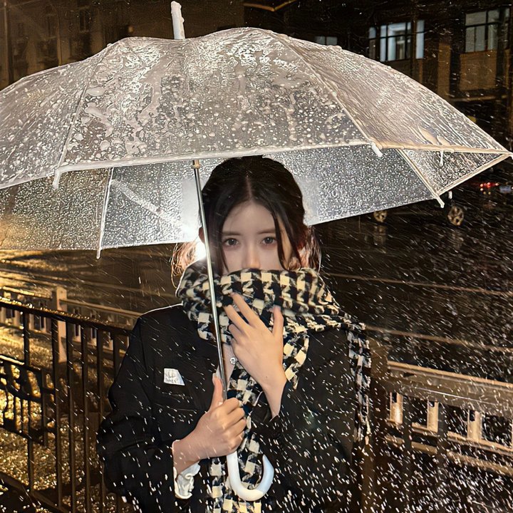 她比春色更怡人